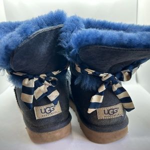UGG Bailey Mini Bailey Bow Dark Denim Size 8